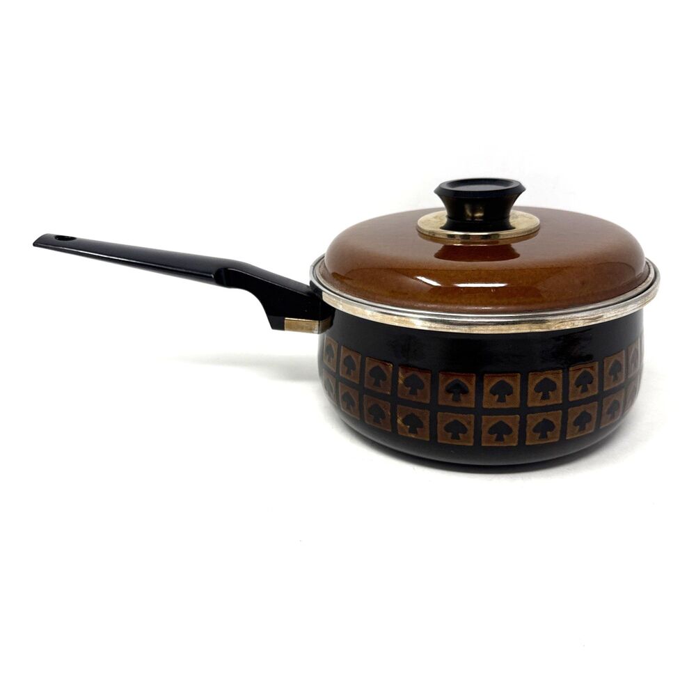VTG West Bend Le Provencal Enamelware 2 Qt Sauce Pan w/ Lid Brown Spade Mushroom